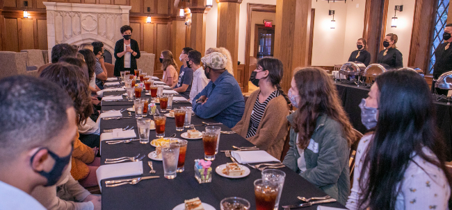 Opportunities for deep discussion of what it means to grow and flourish at Vanderbilt are the focus of the Thrive Dinner Series, part of the larger Sophomore Experience program focused on transfer students and the Class of 2024.