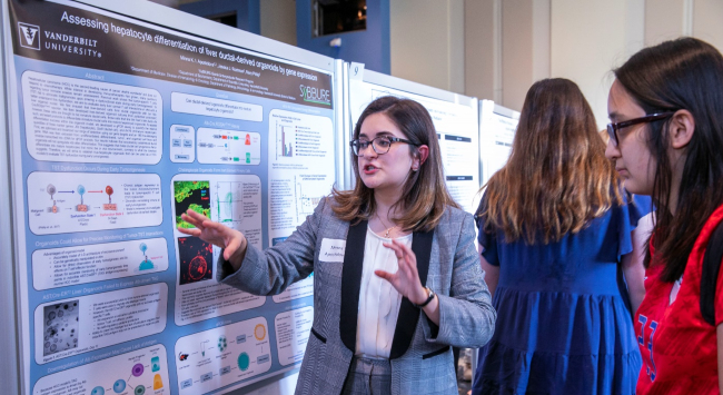 The fall Vanderbilt Undergraduate Research Fair gave 185 students the opportunity to share their research via poster and slide presentations, with more than 225 faculty, students, staff, family and community members in attendance. 