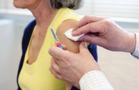 High-Dose Flu Vaccine More Effective in Elderly