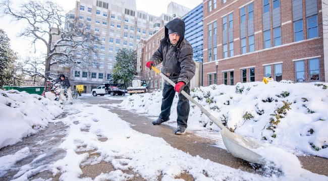 Vanderbilt staff prepare campus for spring semester, step up during winter weather