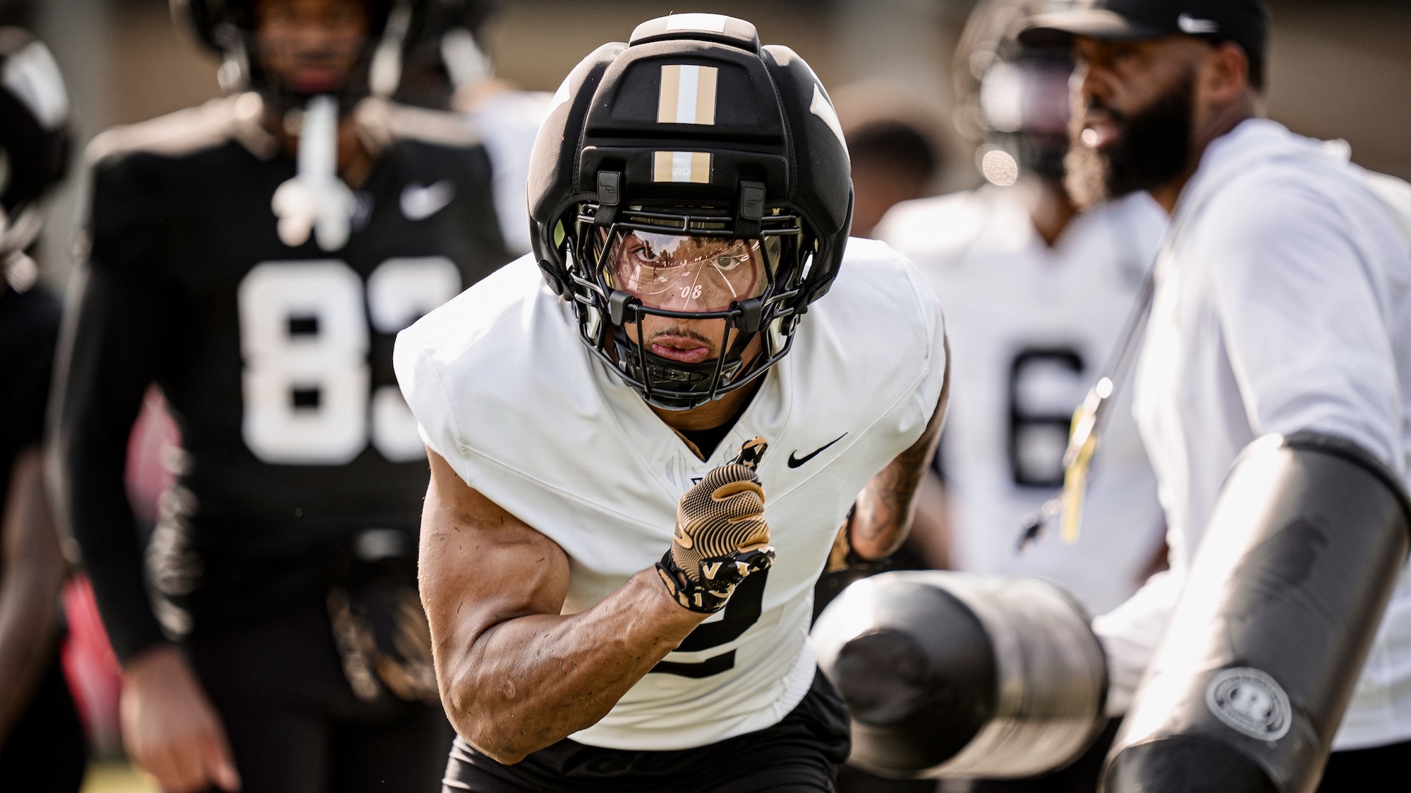 commodores football players