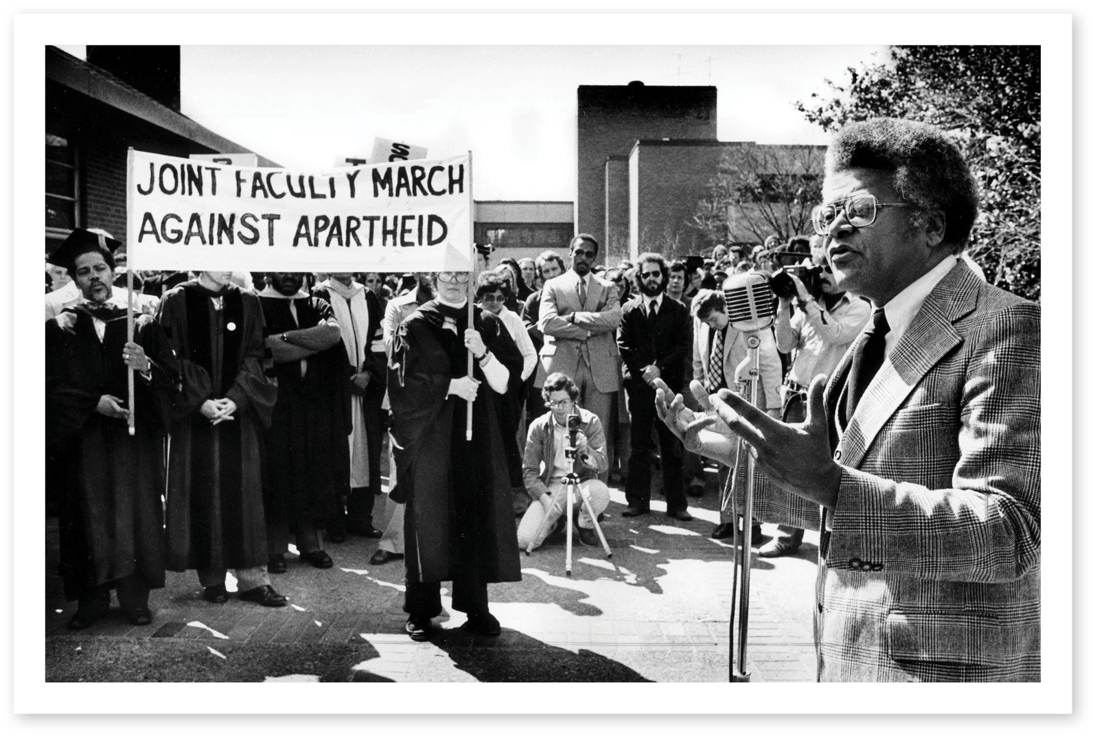 Rev. James Lawson protests racial apartheid on March 15, 1978, in front of Rand Dining Center at Vanderbilt. By now he was a minister at Holman United Methodist Church in Los Angeles, but he periodically returned to campus. The 1978 “speak out” event against the Davis Cup tennis matches at Vanderbilt, which included a team from South Africa, drew more than 100 faculty members from seven Nashville colleges and universities.