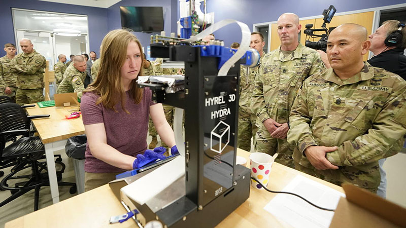 Fort Campbell soldiers tour the Makers Lab in the Wondry at the Engineering Science Building