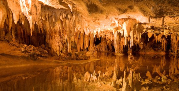 Deciphering clues to prehistoric climate changes locked in cave ...