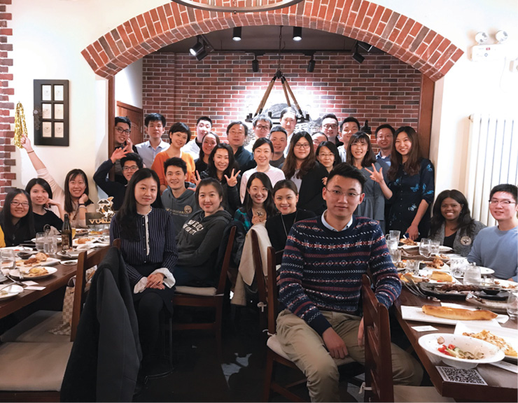 A large group of alumni gathered at a Beijing restaurant