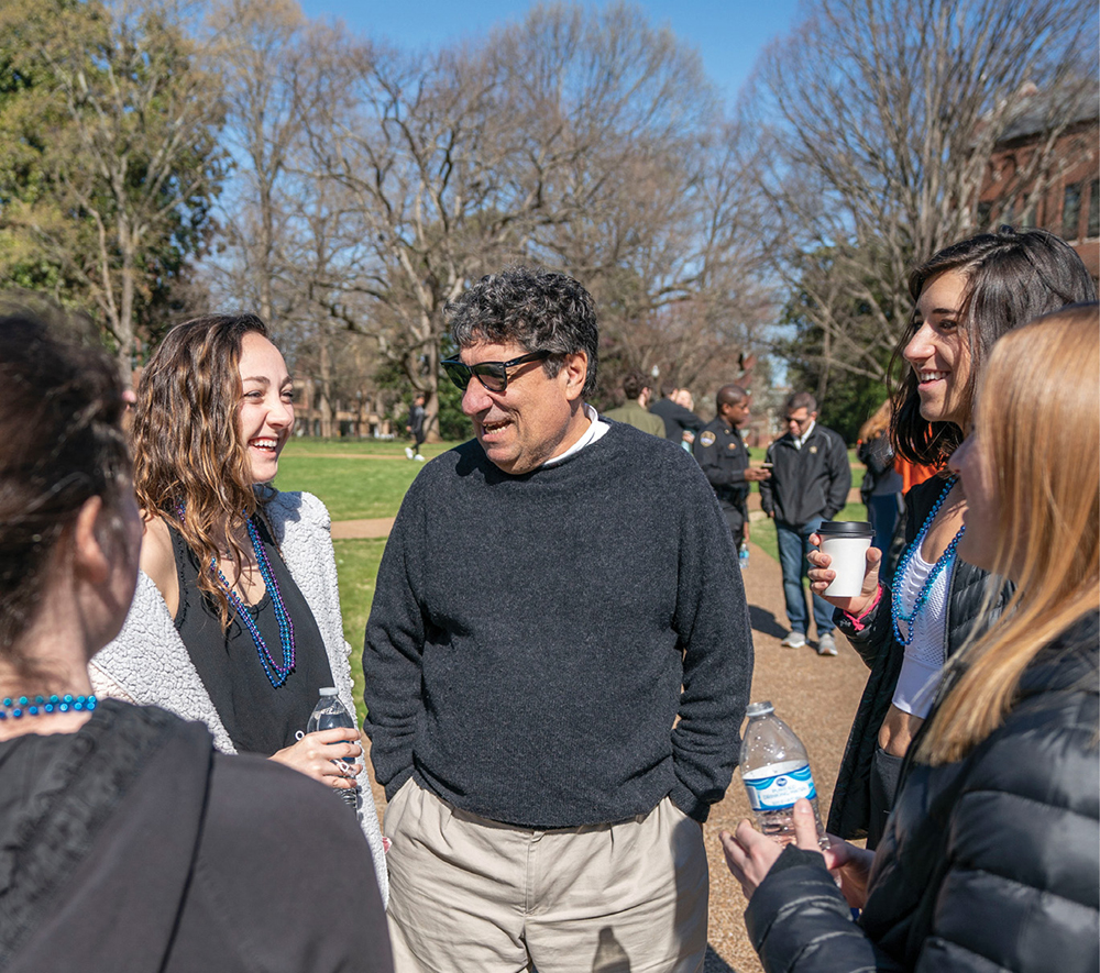 photo of Chancellor Zeppos chatting with students
